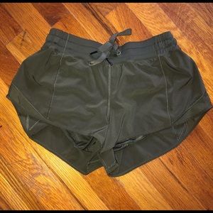 Lululemon hotty totty shorts